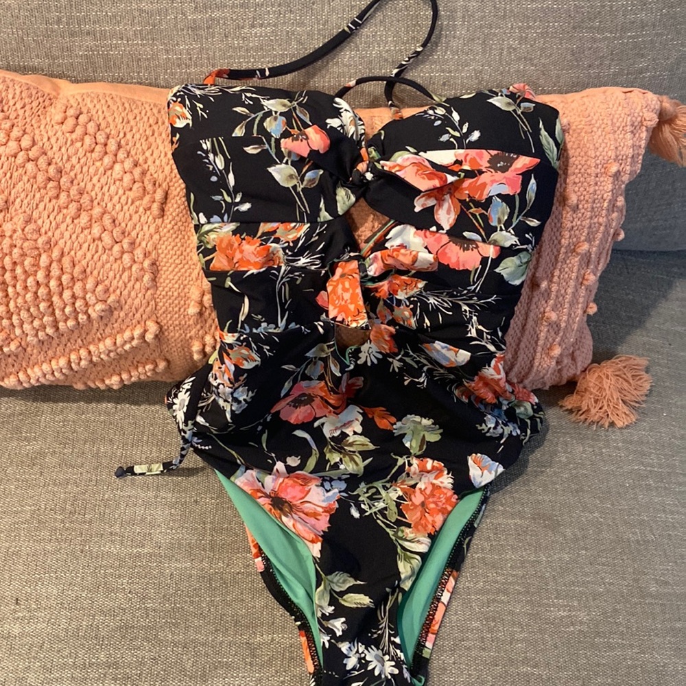 Black Floral Becca Cutout Swimsuit - New With Tags - Size Sm